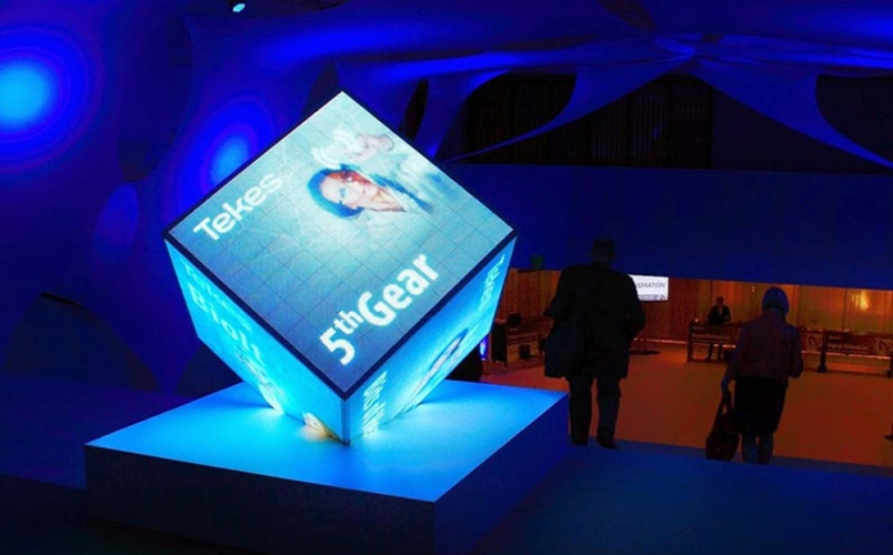 INDOOR LED SCREEN